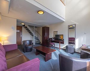 Ruime suite in Amrth Grand Hotel de lEmpereur, Maastricht, perfect voor een luxe verblijf in Zuid Limburg.