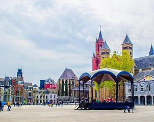 Het Vrijthof in Maastricht, op loopafstand van Hotel Bigarr Maastricht Centrum, vakantieappartement in Limburg.