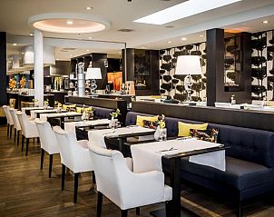 Elegant restaurant in Hotel Van der Valk Maastricht, Zuid Limburg met moderne inrichting.