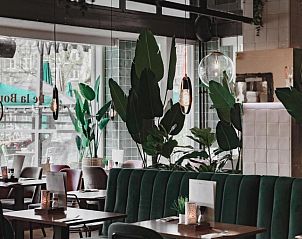 Stijlvolle eetruimte in Hotel de la Bourse, geniet van de culinaire ervaring in Maastricht, Limburg.