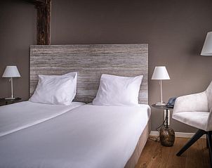 Stijlvolle tweepersoonskamer in Hotel Au Quartier, vakantieappartement in Maastricht, Zuid Limburg.