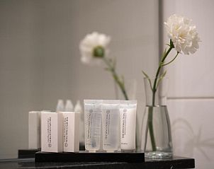 Badkamerbenodigdheden in Hotel Au Quartier, vakantieverblijf in Maastricht, Zuid Limburg.