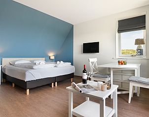 Moderne keuken in Vlieduyn 2-persoons appartement, Oost-Vlieland, Vlieland, ideaal voor een verblijf op de Waddeneilanden.