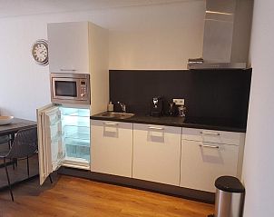 Volledig uitgeruste keuken in Badhotel Bruin, Vlieland, met alle benodigdheden.