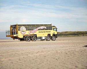 Vliehors Express op het strand van Vlieland, een avontuurlijke excursie nabij Hotel DoniaState, vakantieappartement op de Waddeneilanden.