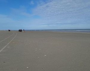 Uitgestrekt strand nabij Duinzicht appartement in Buren, Ameland.