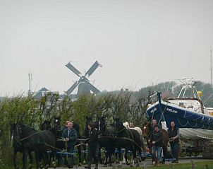 Traditionele paardenkar op Ameland, in de buurt van Kaapshoff 32, Hollum.
