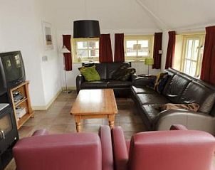 Comfortable sitting area in the Boerderij, vacation home in Hoorn, Terschelling, perfect for evenings relaxing.