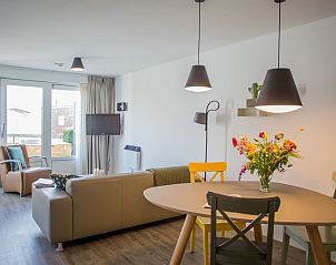 Ruime woonruimte in Appartement sauna, Oosterend, Terschelling. Perfect voor een comfortabel verblijf op de Waddeneilanden.