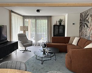 Gezellige woonkamer van Vakantiehuis Schavuit, Midsland Noord, Terschelling met comfortabele zitplaatsen.