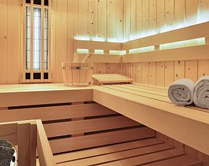 Ontspan in de sauna van het 4-6L appartement in West-Terschelling op de Waddeneilanden.