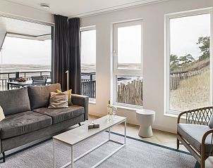 Minimalistische badkamer in het 4-persoons appartement 4C2, West-Terschelling, Terschelling, met moderne voorzieningen.