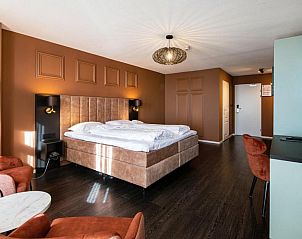 Comfortabele kamer in Hotel Old Dutch, Volendam, met moderne inrichting.