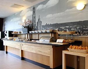 Ontbijtbuffet in Bastion Hotel Utrecht, Utrecht, met diverse keuzes en een uitnodigende sfeer.