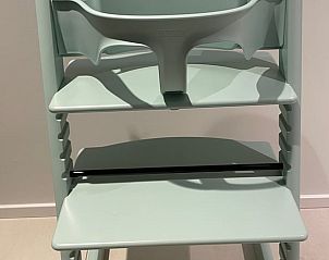 Kinderstoel in Vakantiehuisje in Ballum, Ameland, biedt comfort en gemak voor gezinnen met jonge kinderen.