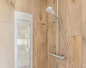 Design regendouche in Chill op Ameland vakantiehuis, Ballum, Ameland.