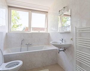 Guest house 040132 - Holiday property Ameland - luxe vakantiehuis met ligbad en sauna