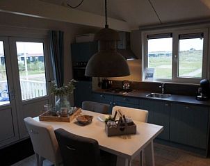 Moderne keuken in EILANDLODGE 4, Hollum, Ameland. Volledig uitgerust vakantiehuis op de prachtige Waddeneilanden.