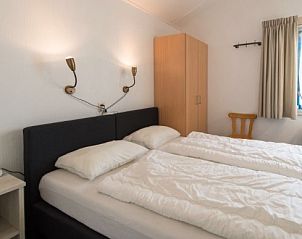 Komfortables Schlafzimmer in BORNRIF COTTAGE 2, Ferienhaus in Hollum, Ameland.