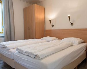 Gemtliches Schlafzimmer im DUINBUNGALOW 6, Hollum, Ameland, ideal fr eine gute Nachtruhe auf den Watteninseln.