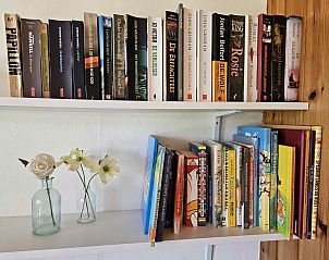 Decoratief schip in fles in vakantiehuis FR402, Hollum, Ameland, Waddeneilanden.