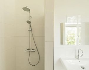 Duyngolf 12 bungalow in Hollum, Ameland met ruime tuin en terras, ideaal vakantiehuis op de Waddeneilanden voor ontspanning en natuur.