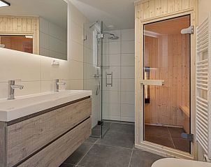 Sauna in de Vrijstaande woning in Hollum, Ameland, voor ultieme ontspanning.