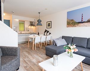 Open keuken en woonkamer in Zilverschoon vakantieappartement, Hollum, Ameland.