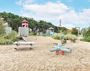 Speeltuin bij Vrijstaande woning in Hollum, Ameland, perfect voor kinderen.