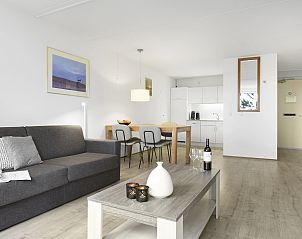 Offene Kche und Essbereich in Ameland State flat, Nes, Ameland, Wadden Islands.