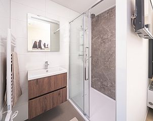 Luxe badkamer in Vrijstaande woning in Workum, vakantiehuis met moderne faciliteiten aan het IJsselmeer en Friese meren.