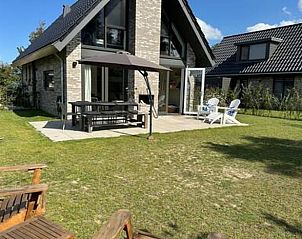 Vakantiehuisje in Elahuizen met ruime tuin en terras, een ideale verblijfplaats aan de Friese meren.