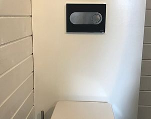 Moderne toiletvoorziening in Vakantiehuis in Elahuizen, Friese meren.