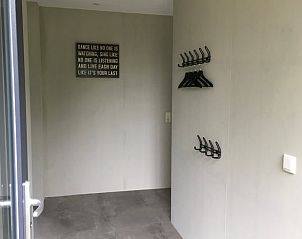 Entree van Vakantiehuis in It Heidenskip, een ideale uitvalsbasis voor de Friese meren.