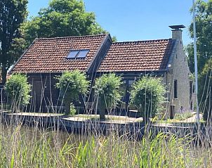 Vakantiehuis in Gaastmeer aan het water, idyllisch gelegen in de Friese meren met een prachtig uitzicht op de natuur.