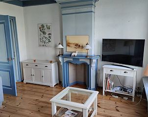 Stijlvolle woonkamer in Huisje in Gaastmeer, vakantiehuis in de Friese meren met een moderne inrichting.