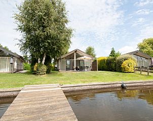 Vakantiehuis in Gaastmeer direct aan het water van de Friese meren, perfect voor watersportliefhebbers.