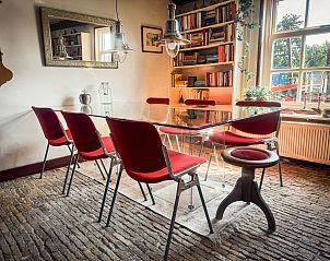 Parkeergelegenheid bij vakantiehuis FR421, Terherne, met ruime oprit.