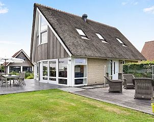 Verblijf 120228 • Bungalow Sneekermeer • Waterpark Terherne | 8-persoons waterwoning | 8EL 