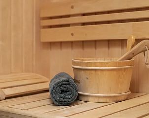 Priv sauna in Waterpark Terherne, 8-persoons waterwoning, Terherne, Friese meren, voor ultieme ontspanning.