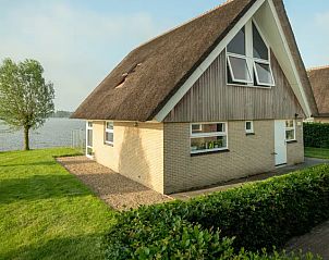 Verblijf 120229 • Bungalow Sneekermeer • Waterpark Terherne | 4-6-persoons waterwoning - Buitenvaart  