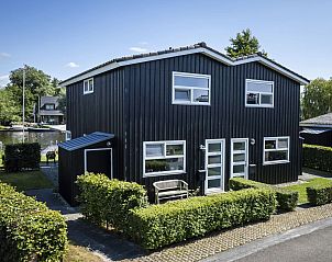 Exterieur van 4-persoons bungalow 4C, Terherne, Friese meren.