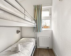 Slaapkamer met stapelbed in 2-4-persoons bungalow, Terherne, Friese meren.