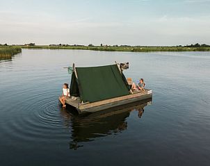 Guest house 120506 • Boat Sneekermeer • Huisje in Uitwellingerga 