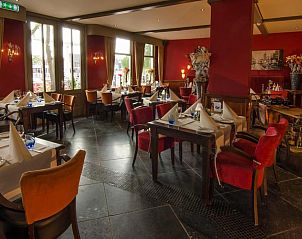 Gezellig restaurant in Die Port van Cleve vakantiehuis, Enkhuizen, biedt culinaire ervaringen aan de IJsselmeerkust.