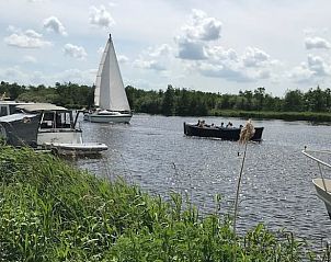 Prachtig uitzicht op de Friese meren bij Vakantiehuis in Eernewoude, gelegen in Earnewld, perfect voor watersportliefhebbers.