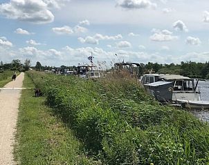 Omgeving van Vakantiehuis in Eernewoude, gelegen in Earnewld, met wandelpaden langs de Friese meren voor natuurliefhebbers.