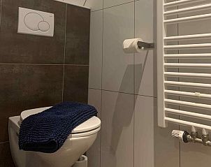 Adembenemende zonsondergang bij de haven van Grouw, nabij vakantiehuis FR341.