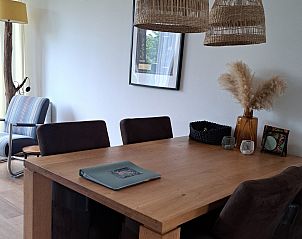 Gezellige woonkamer in FR397 vakantiehuis, Grouw, Pikmeer, Friese meren.