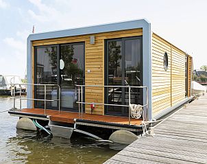 Slaapkamer met stapelbed in FR455 vakantiehuis, Grouw, Friese meren.